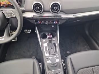 Audi Q2 35 TDI 2x S line MATRIX AHK KAM NAVI 18" Virt