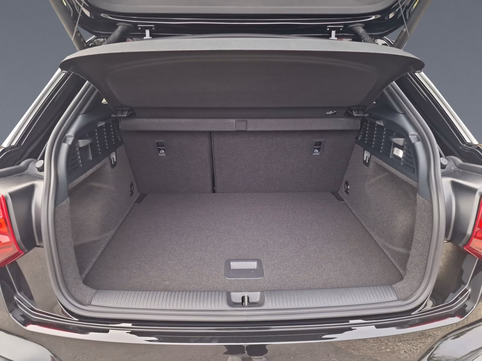 Audi Q2 35 TDI 2x S line MATRIX AHK KAM NAVI 18" Virt