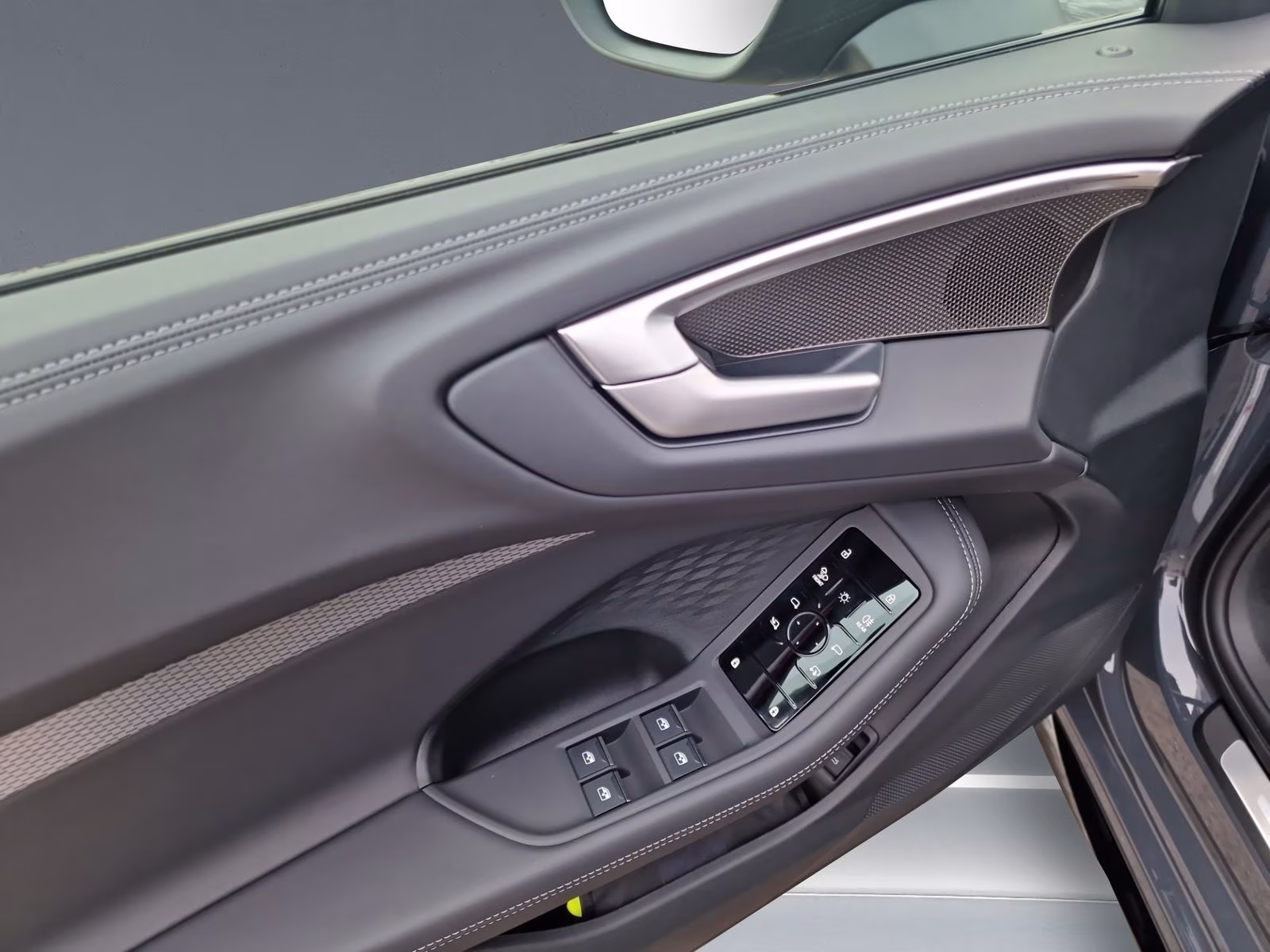 Avant TFSI qu 2x S line MATRIX AHK HuD B&amp;O 19