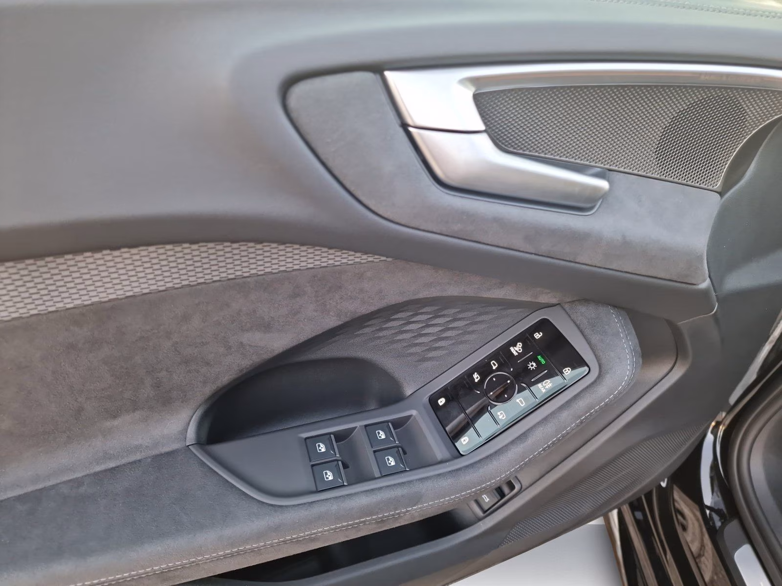 Limousine TDI qu 2x S line B&amp;O MATRIX AHK 19"