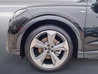 Q4 Sportback e-tron 55 qu 2x S line MATRIX AHK