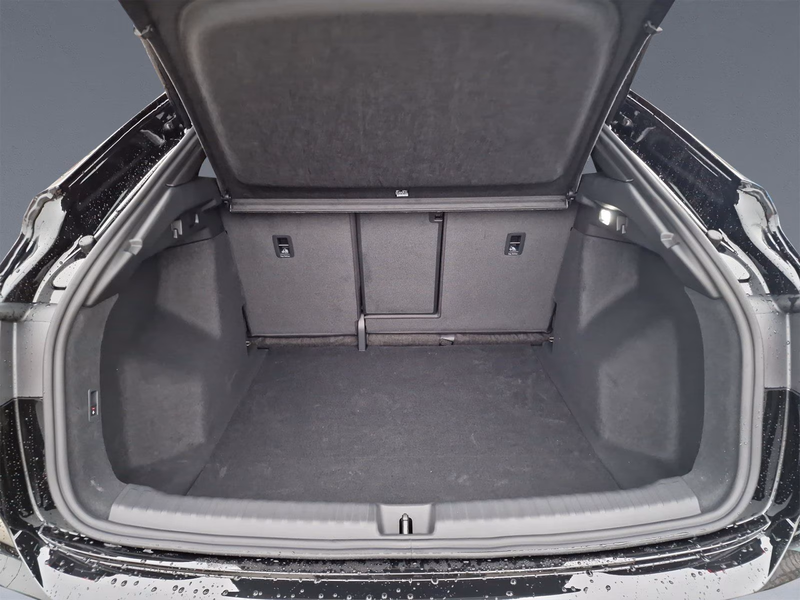 Q4 Sportback e-tron 55 qu 2x S line MATRIX AHK