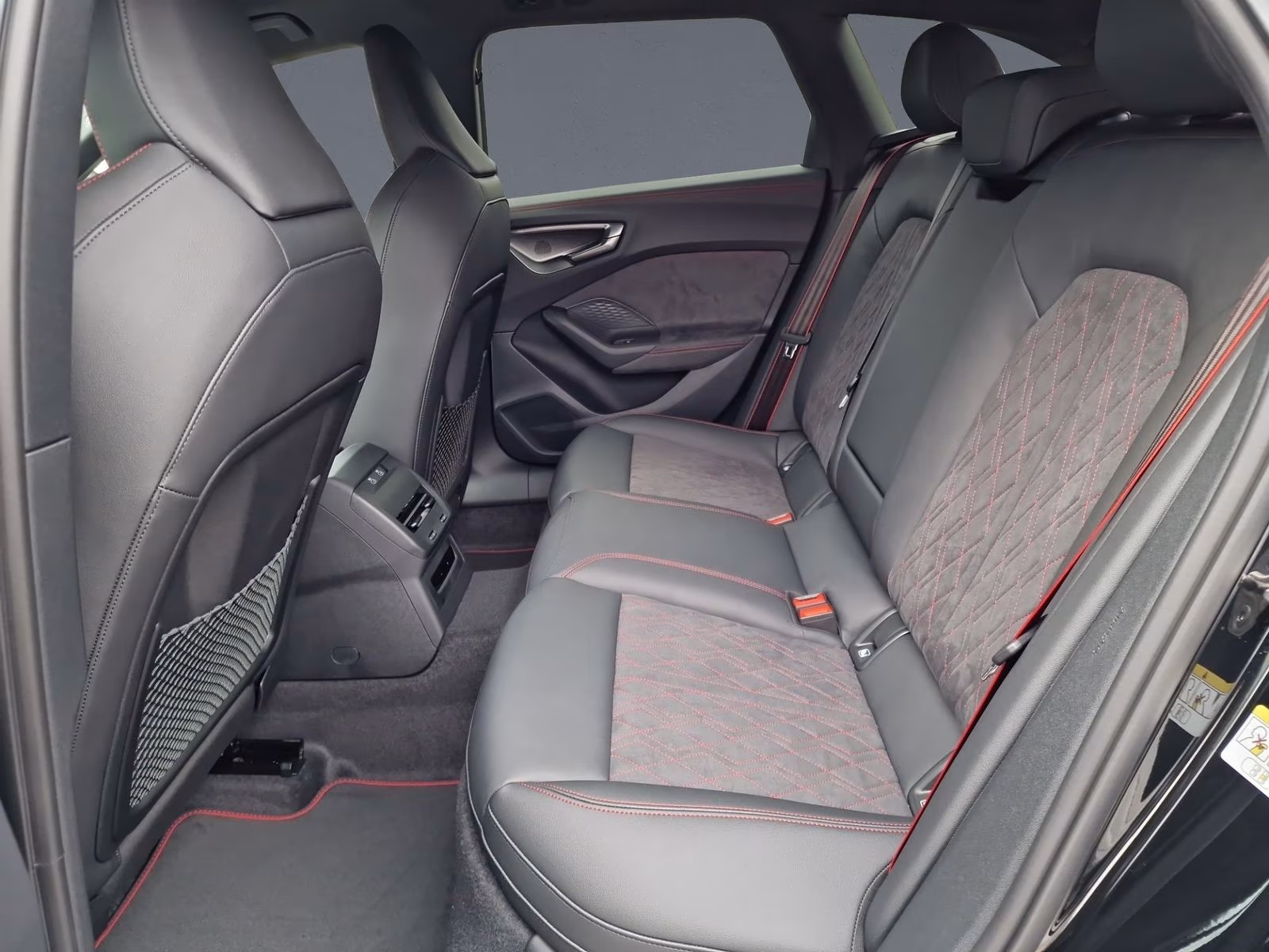 Avant TFSI qu 2x S line MATRIX B&amp;O AHK KAM Hu