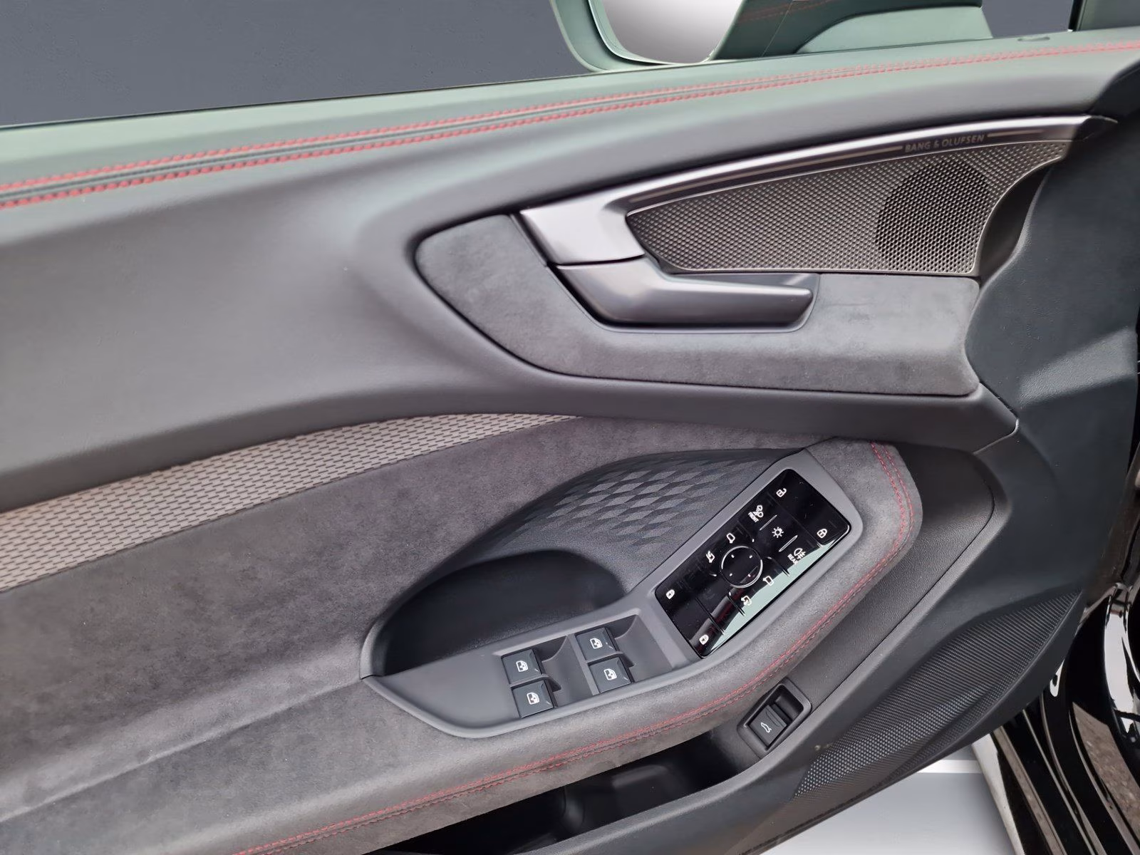 Avant TFSI qu 2x S line MATRIX B&amp;O AHK KAM Hu