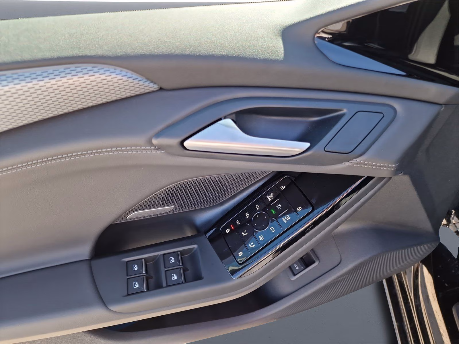 A6 Avant e-tron perform. S line MATRIX Pano 21"