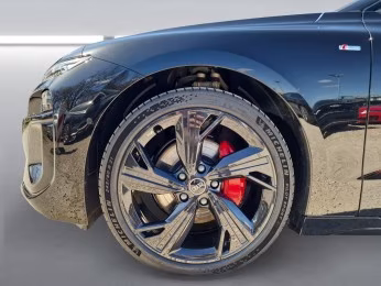 A6 Avant e-tron perform. S line MATRIX Pano 21"