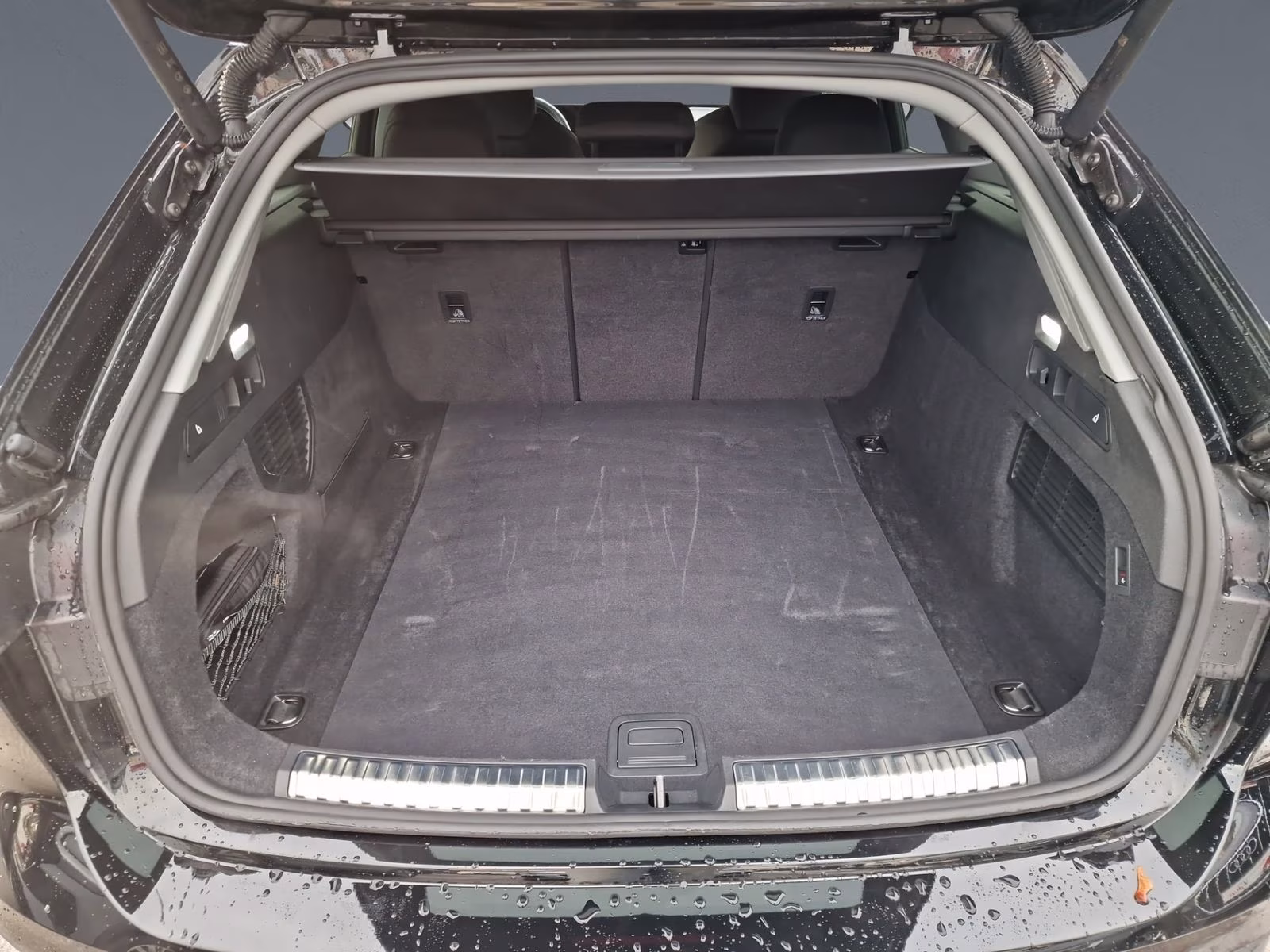 Avant TFSI qu NAVI LED AHK KAM. 18"