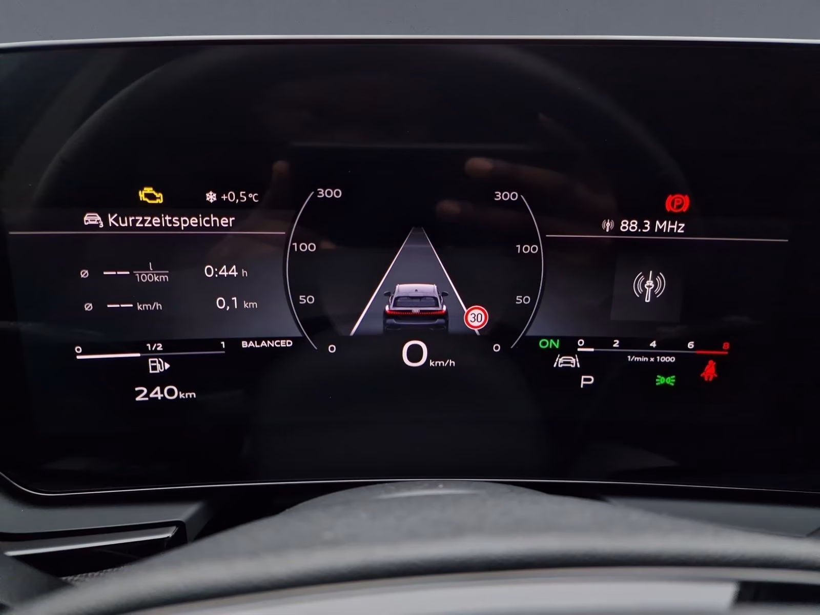 Avant TFSI qu NAVI LED AHK KAM. 18"