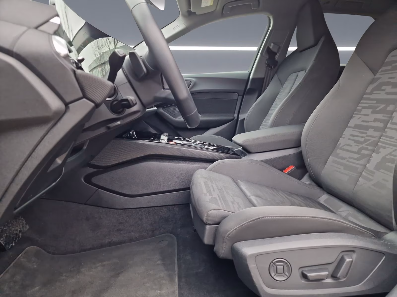 Avant TFSI qu NAVI LED AHK KAM. 18"