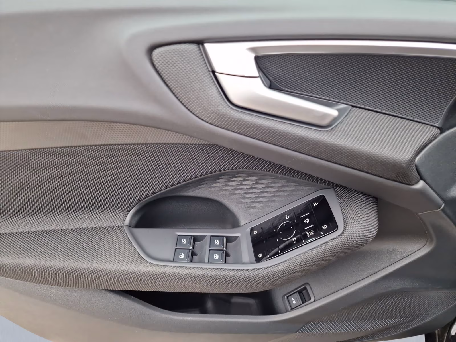 Avant TFSI qu NAVI LED AHK KAM. 18"