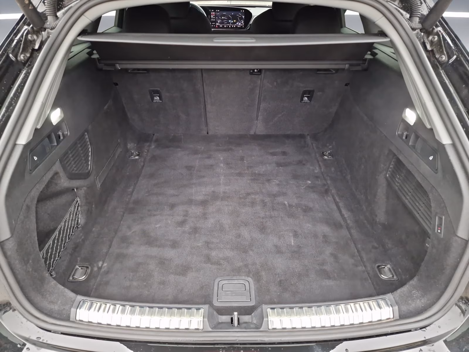 Avant TFSI qu NAVI LED AHK KAM. 18"