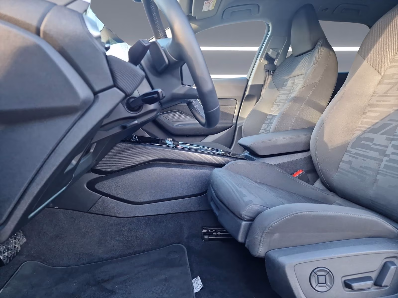 Avant TFSI qu NAVI LED AHK KAM. 18"