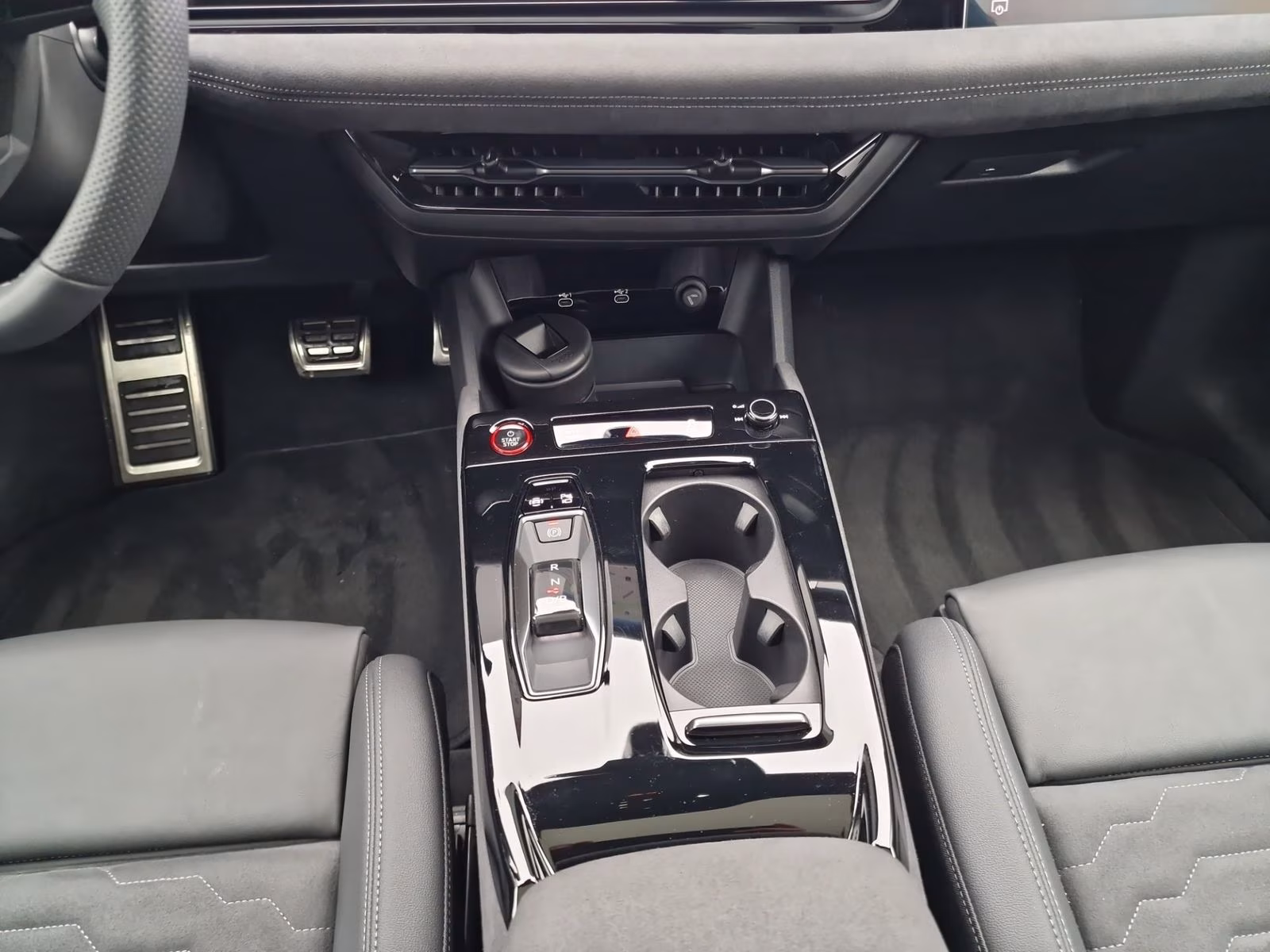 A6 Avant e-tron S line edition one Tech-pro Pano