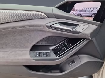 A6 Avant e-tron S line edition one Tech-pro Pano