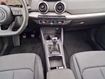 Audi Q2 30 TDI S line LED NAVI virtual Opt-schw+ Kam.