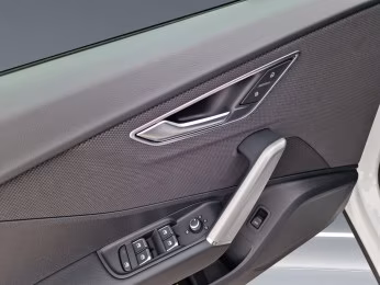 Audi Q2 30 TDI S line LED NAVI virtual Opt-schw+ Kam.