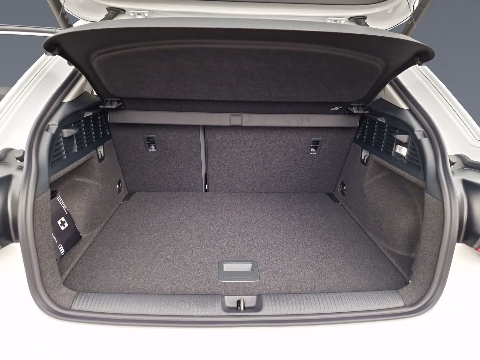 30 TDI S line LED NAVI virtual Opt-schw+ Kam.