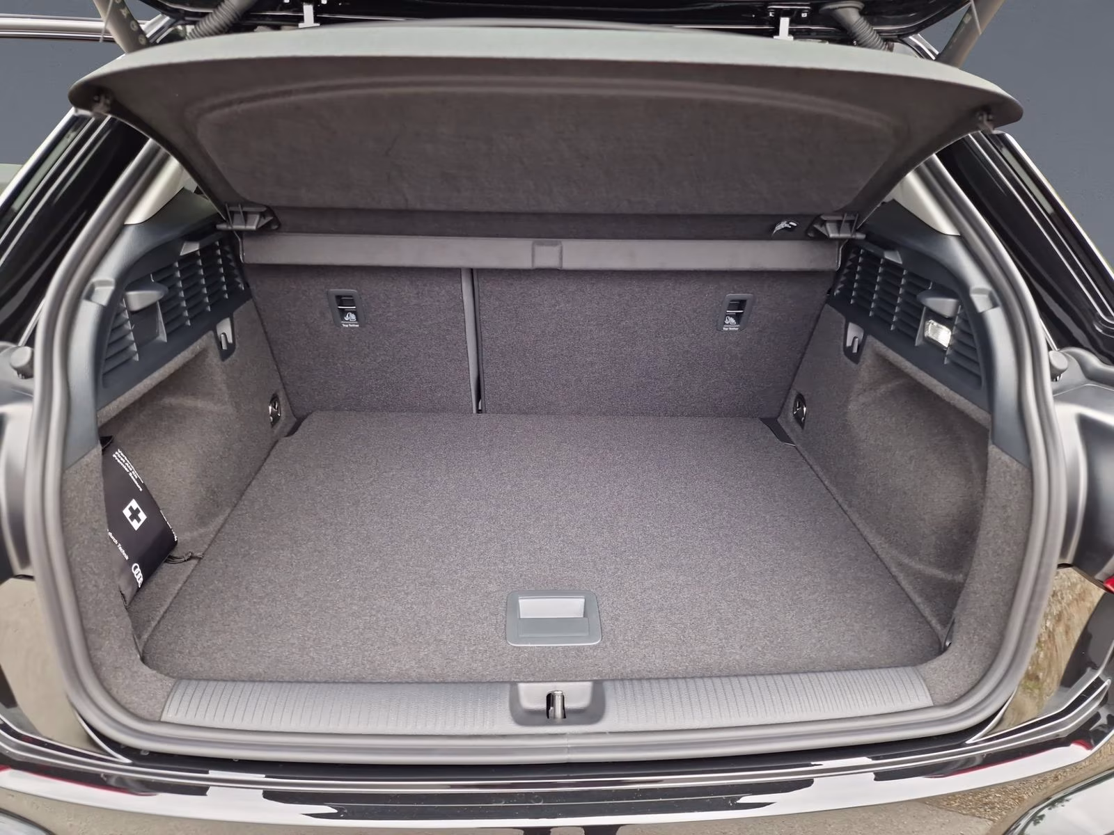 40 TFSI qu S line AHK ACC NAVI Opt-schw+ Kam.