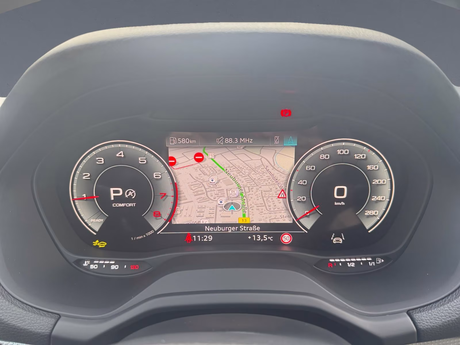 Audi Q2 35 TFSI NAVI ACC AHK Optik-schw.+ 18" advance