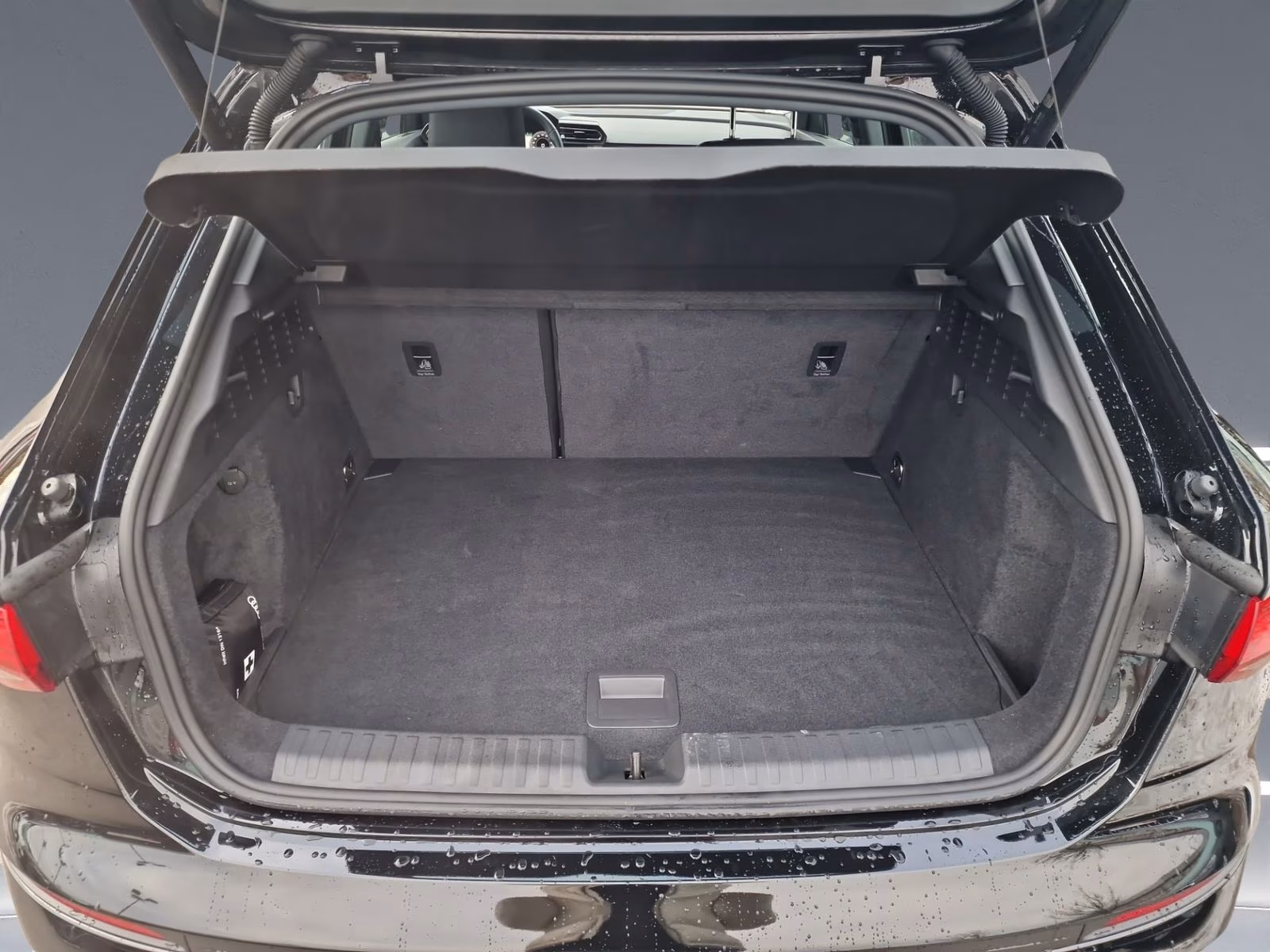 Sportback 35 TDI NAVI+ KAM. 17" ACC Advanced