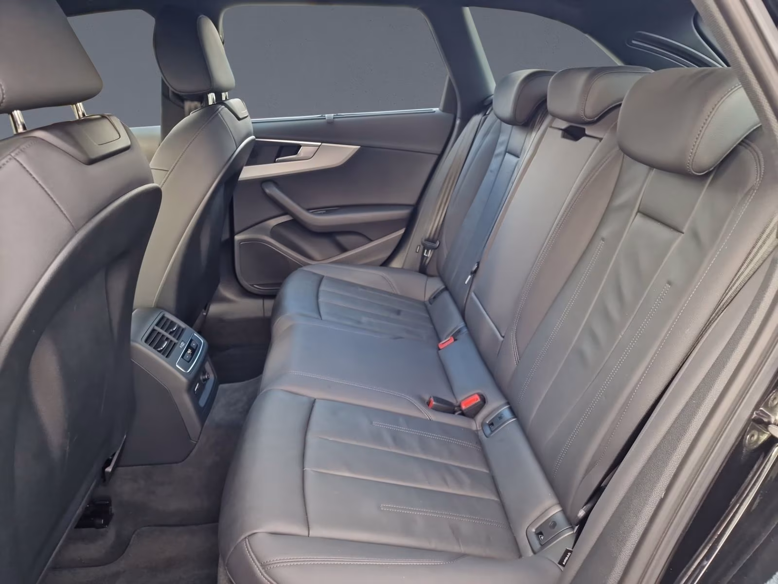 Avant 40 TDI qu NAVI ACC Leder Kam. advanced