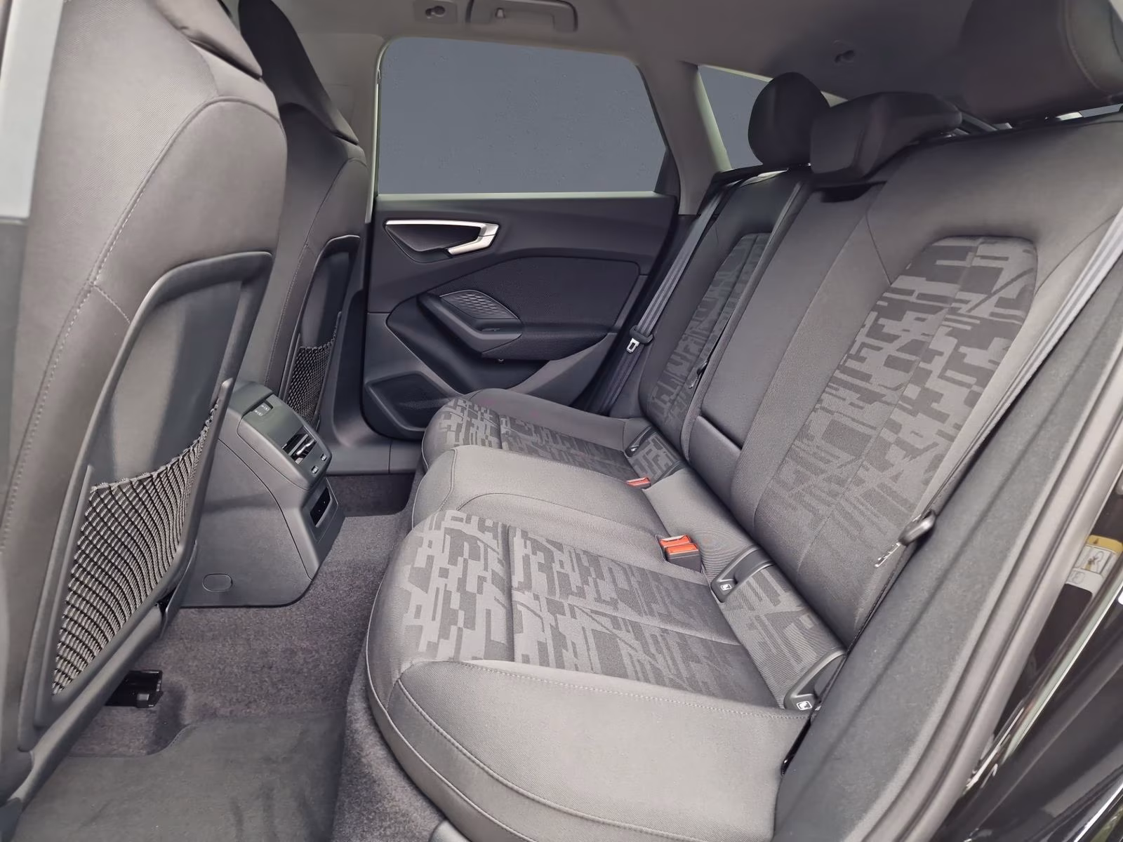 Avant TFSI S line edition one Tech AHK 19"