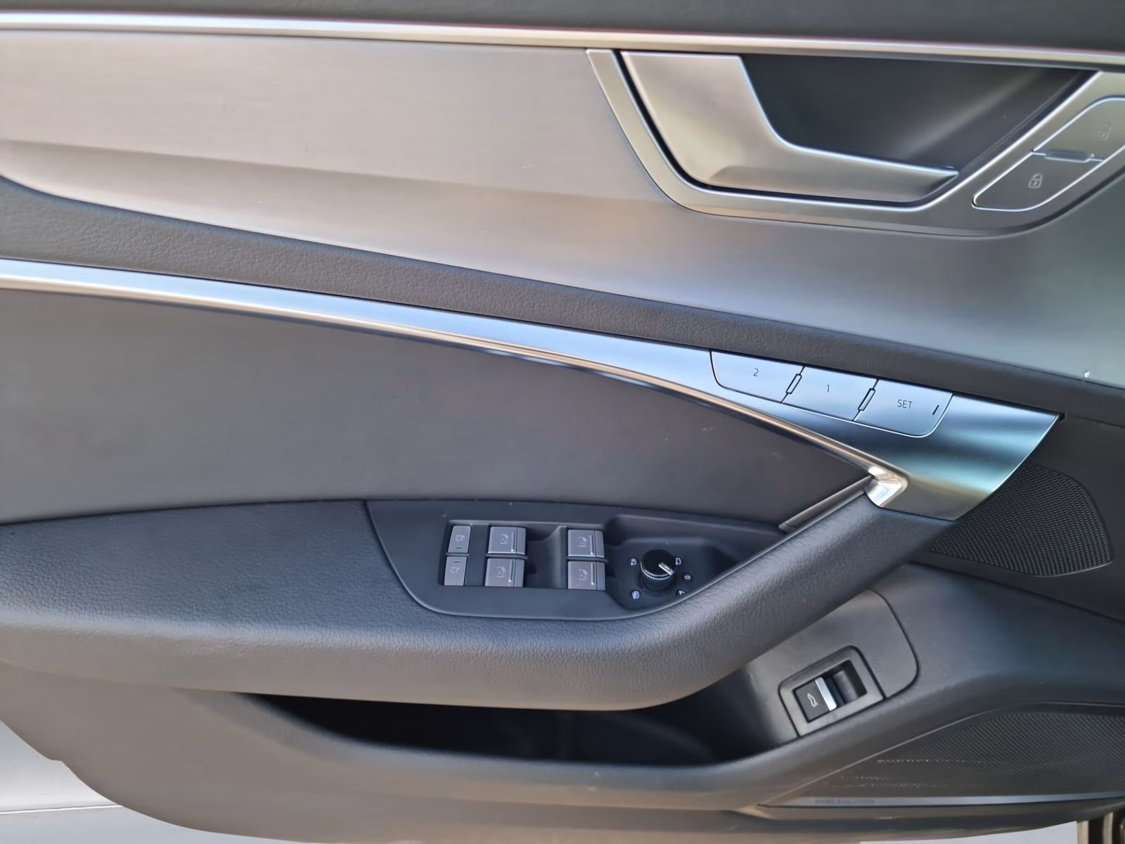 Avant TDI Optik schw.+ AHK HD-Matrix B&amp;O 21"