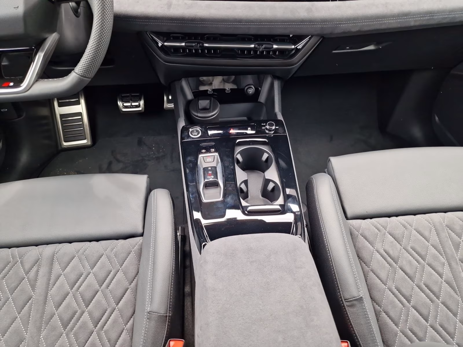 Q6 Sportback e-tron qu S line edition one Tech-p
