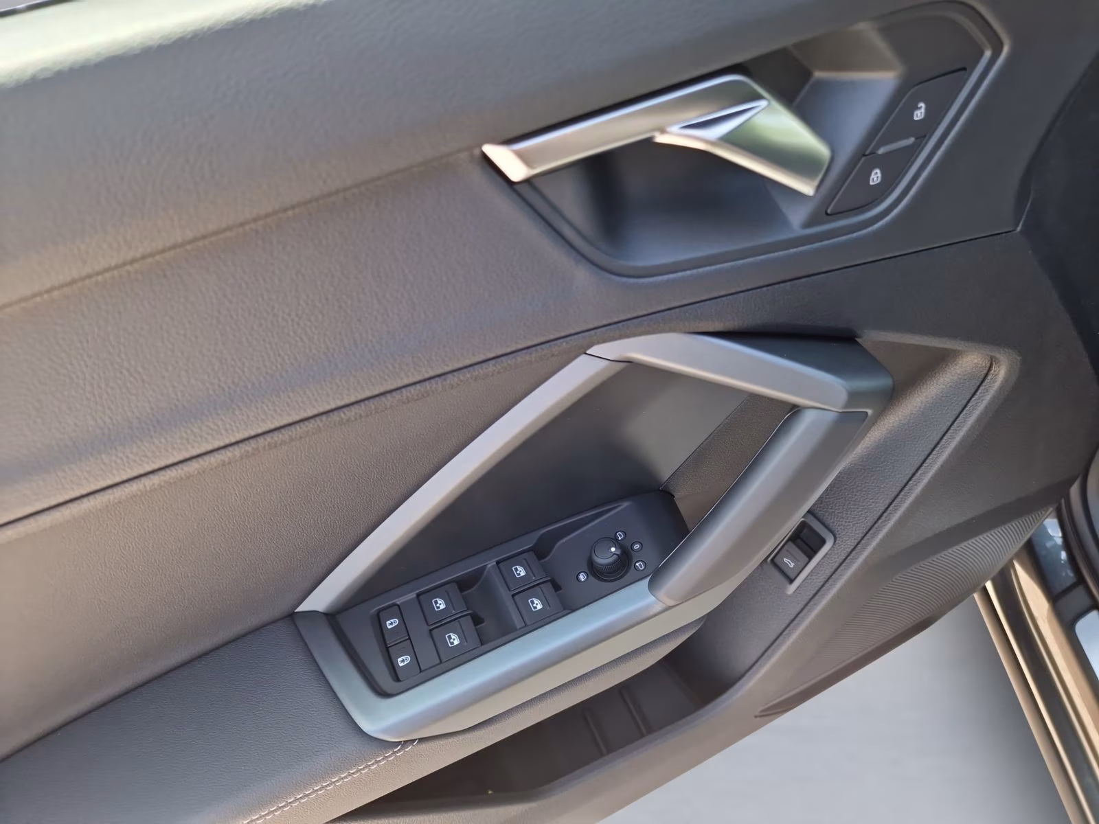 40 TDI qu 3x S line LED AHK NAVI virtual 19"