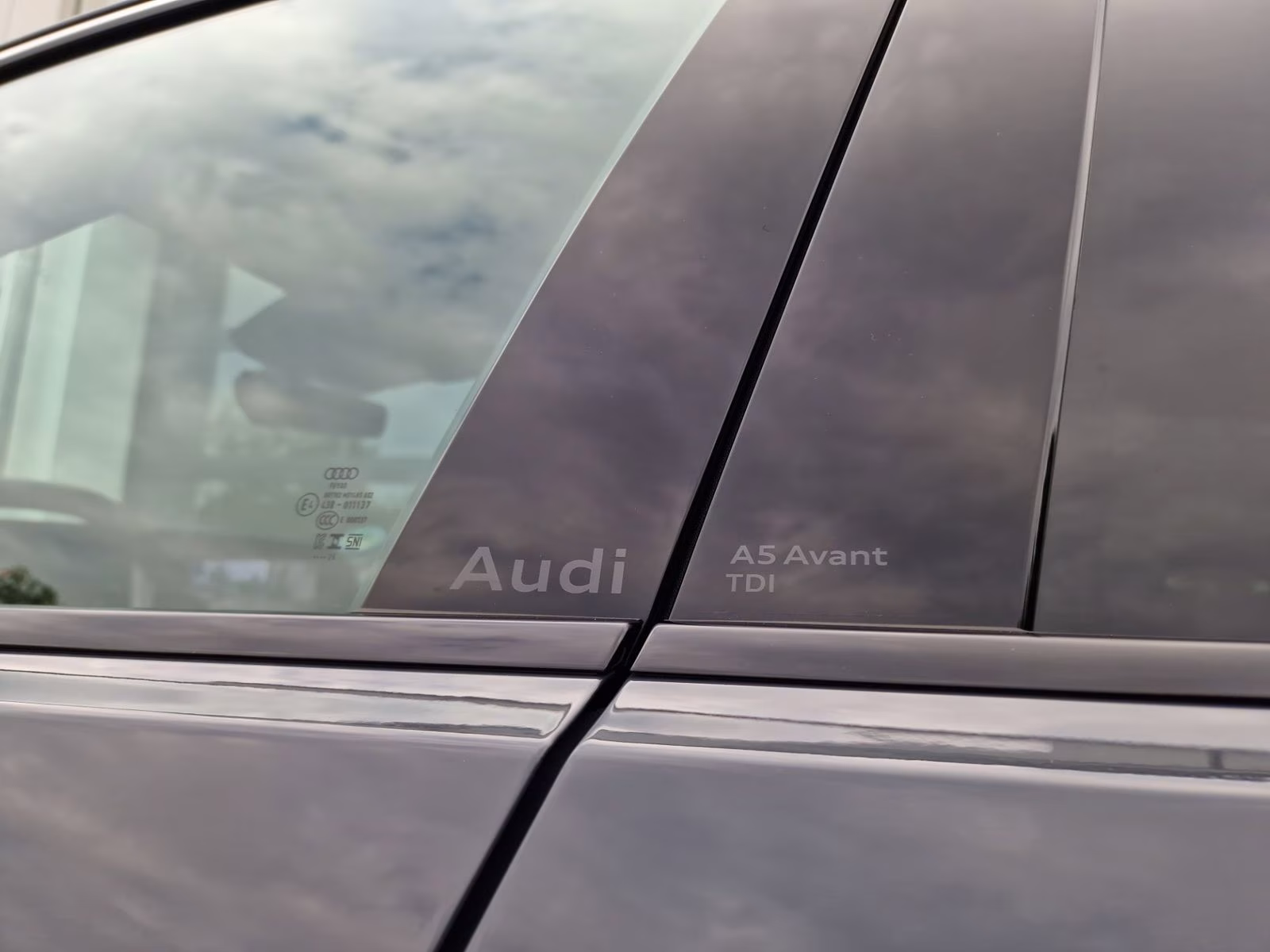 Audi A5 Avant TDI S line edition one Tech+ AHK 19"