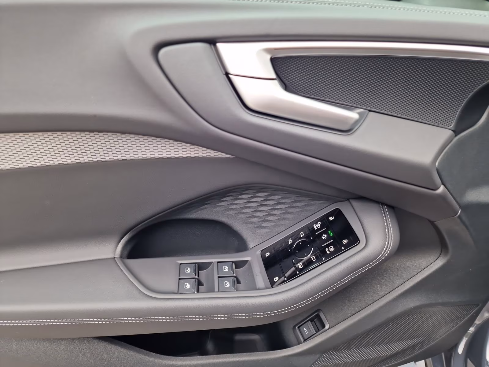 Avant TDI S line edition one Tech+ AHK 19"