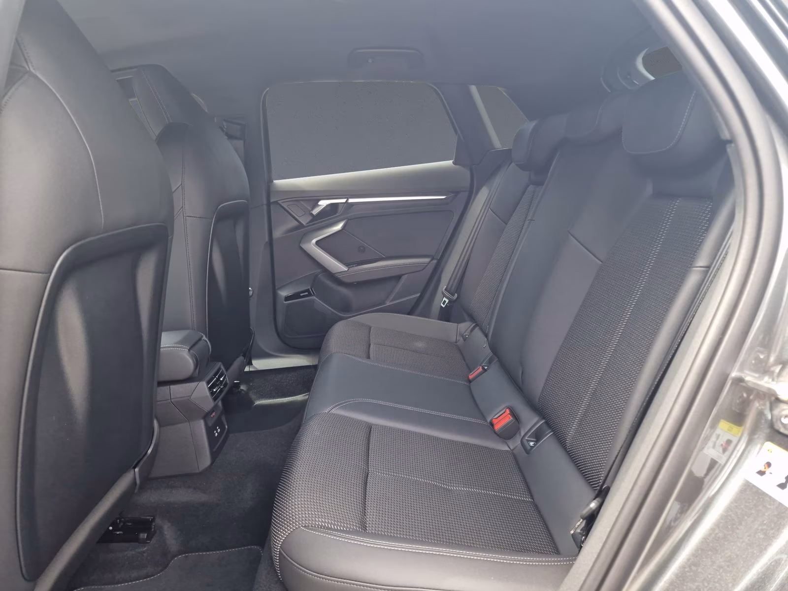 Sportback 35 TDI 2x S line LED NAVI AHK SONOS