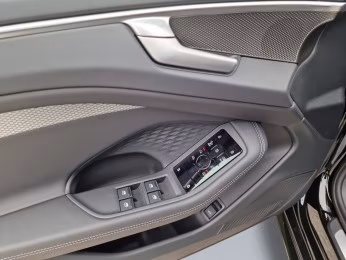 Avant TDI qu S line edition one PANO Tech+