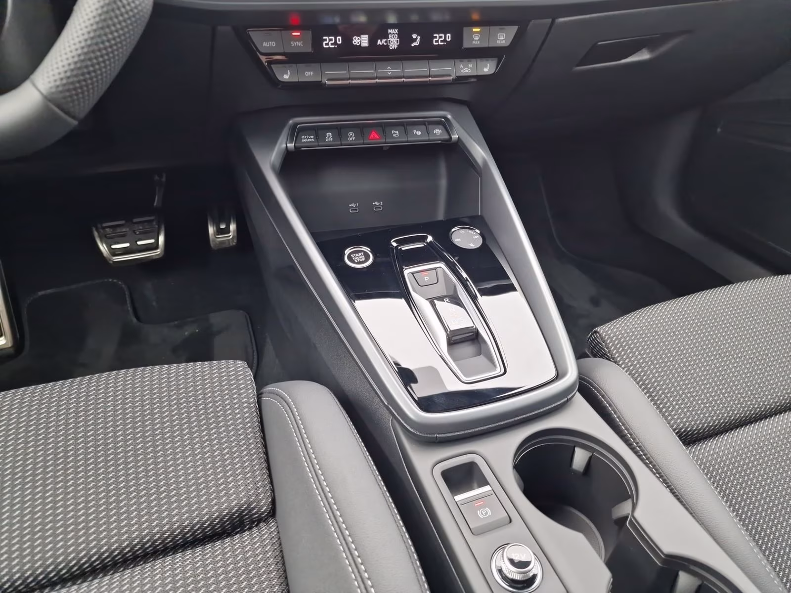 Sportback S line NAVI LED Kamera S-Sitze 18"