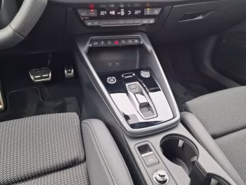 Sportback S line NAVI LED Kamera S-Sitze 18"