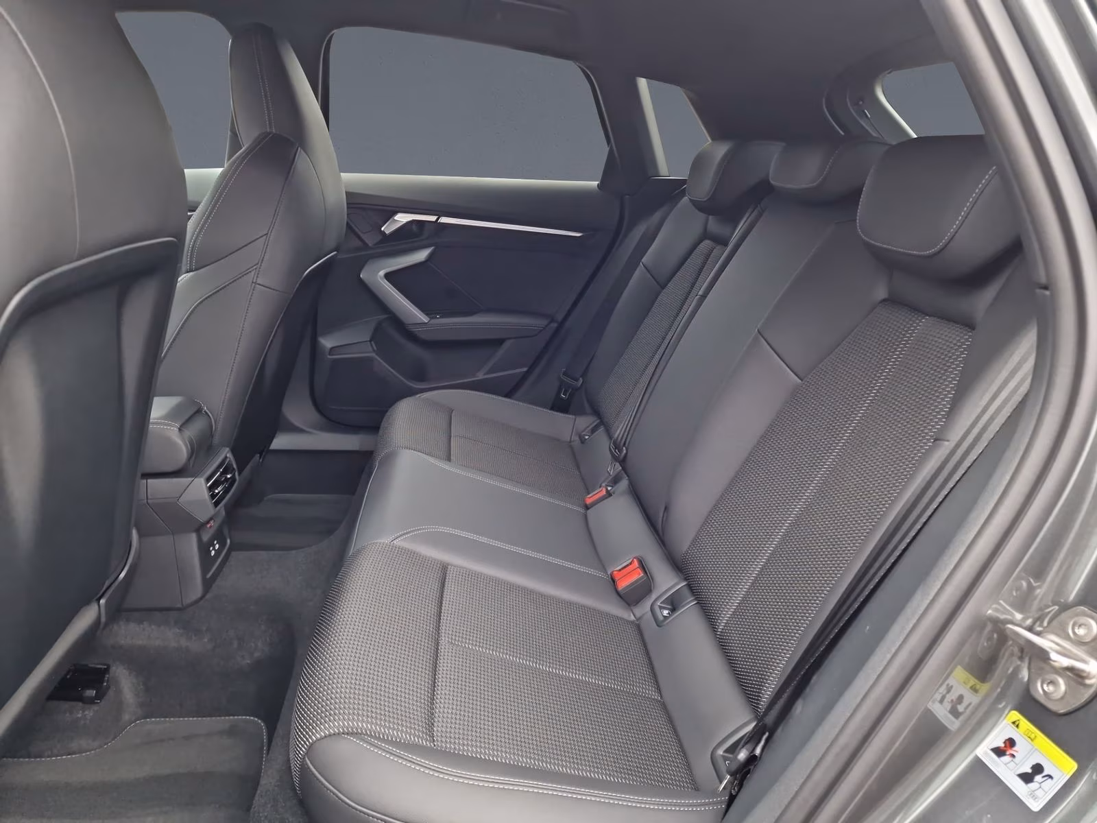 Sportback S line NAVI LED Kamera S-Sitze 18"