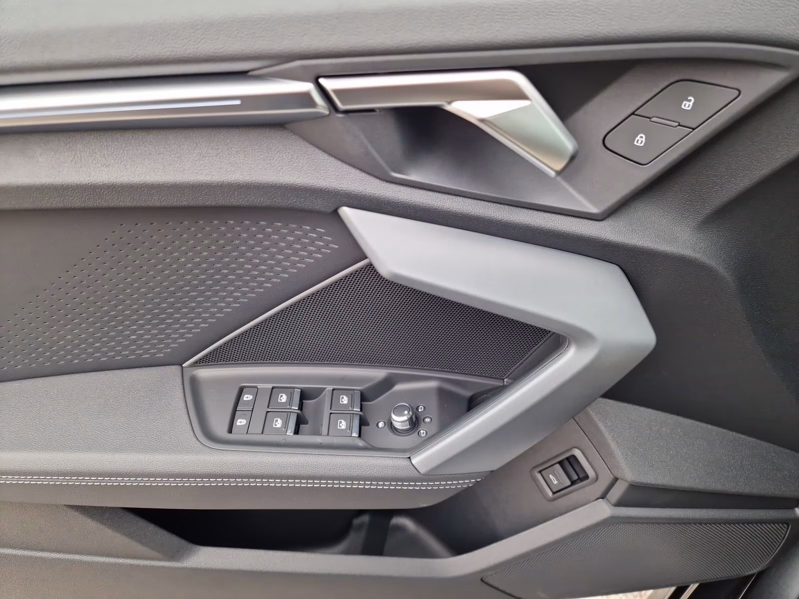 Sportback S line NAVI LED Kamera S-Sitze 18"