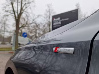 Sportback S line NAVI LED Kamera S-Sitze 18"