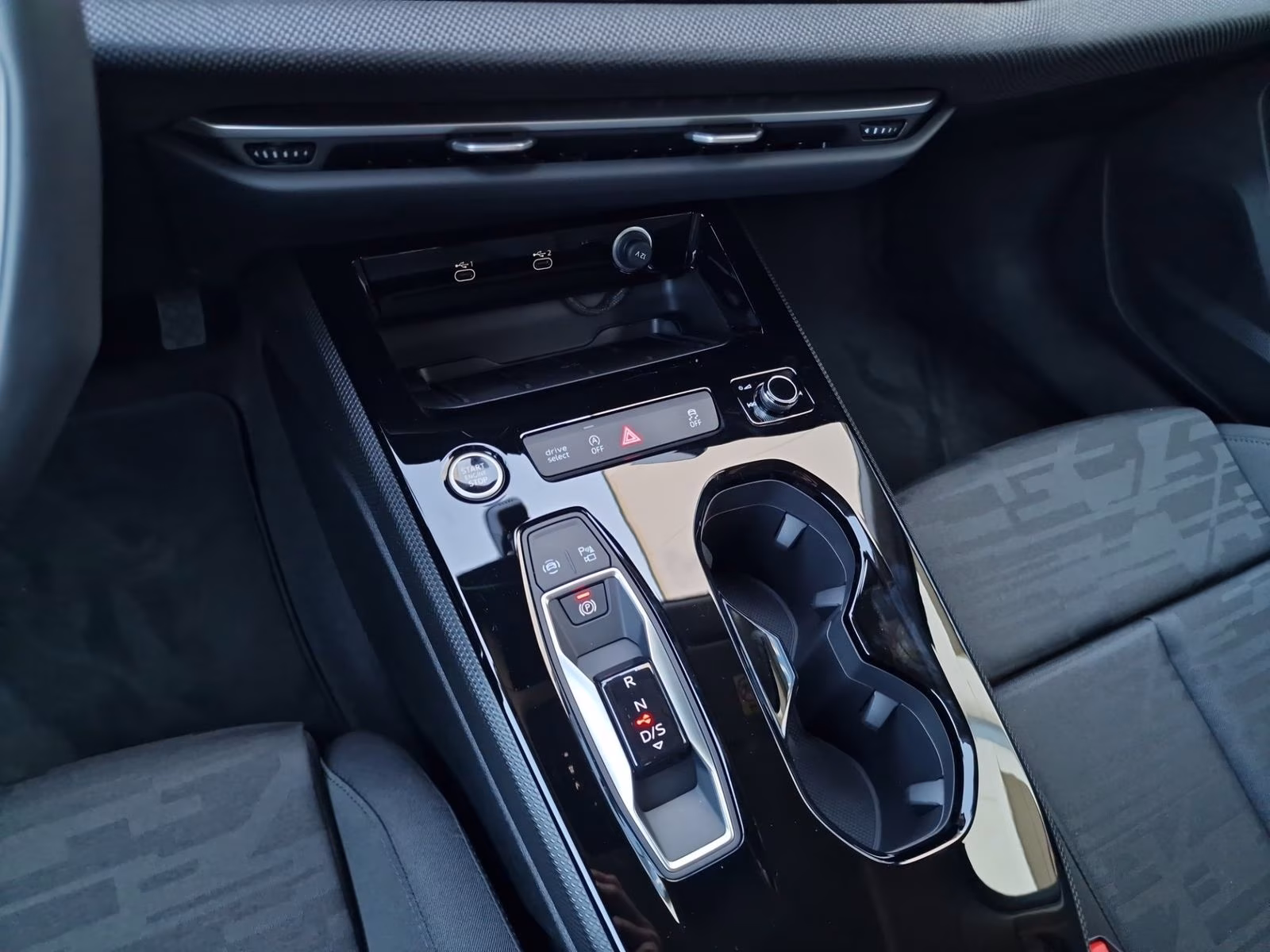 Limousine TFSI S line edition one Tech+ AHK 1