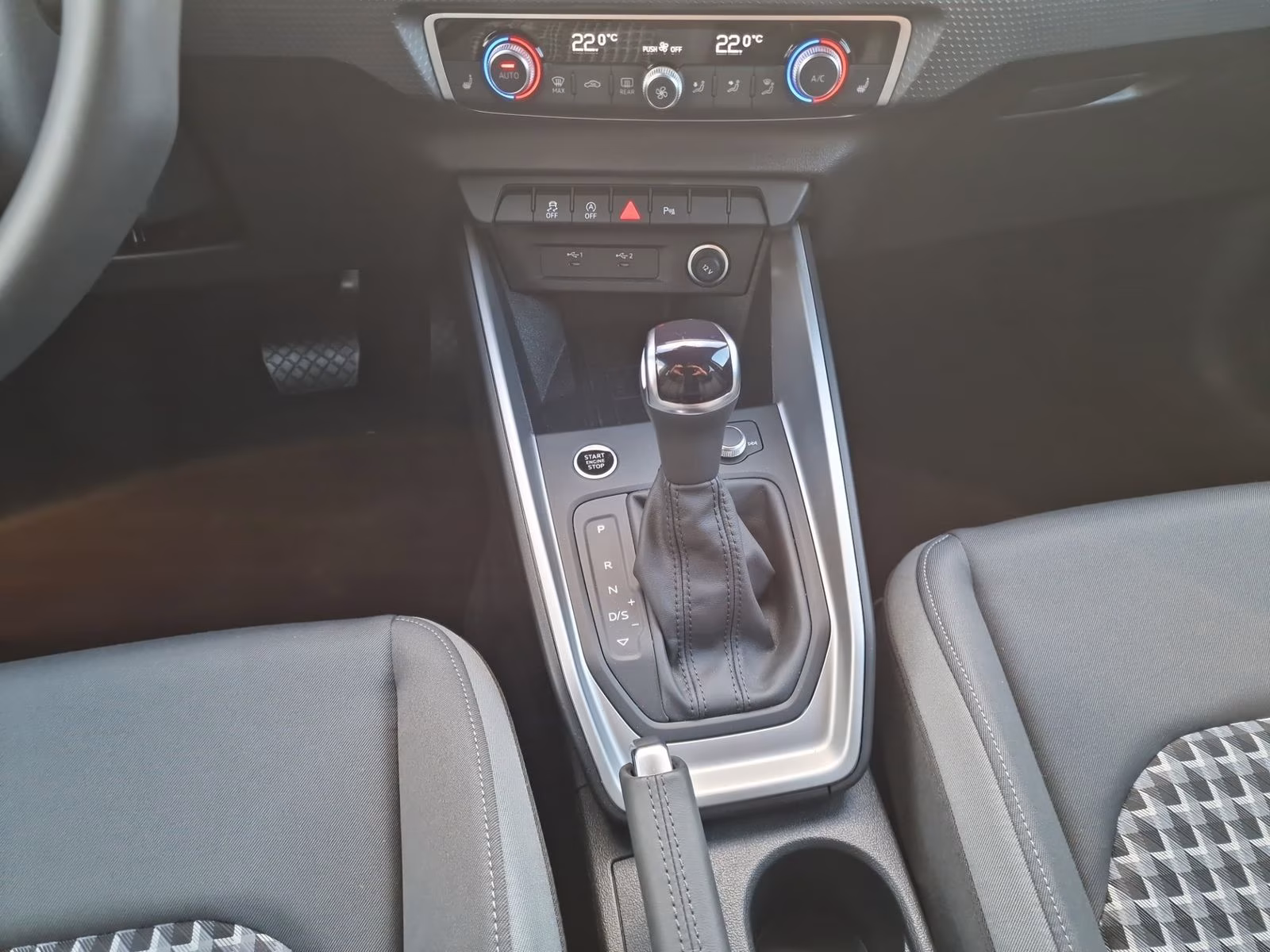 Sportback 35 TFSI S line NAVI+ LED 17" PDC+