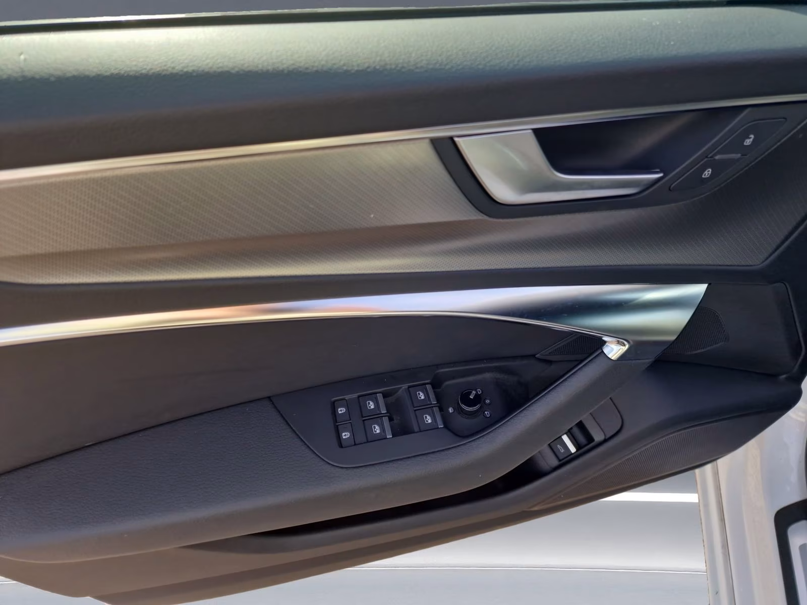 Avant 50 TFSI e qu STHZG Optik-schwarz sport