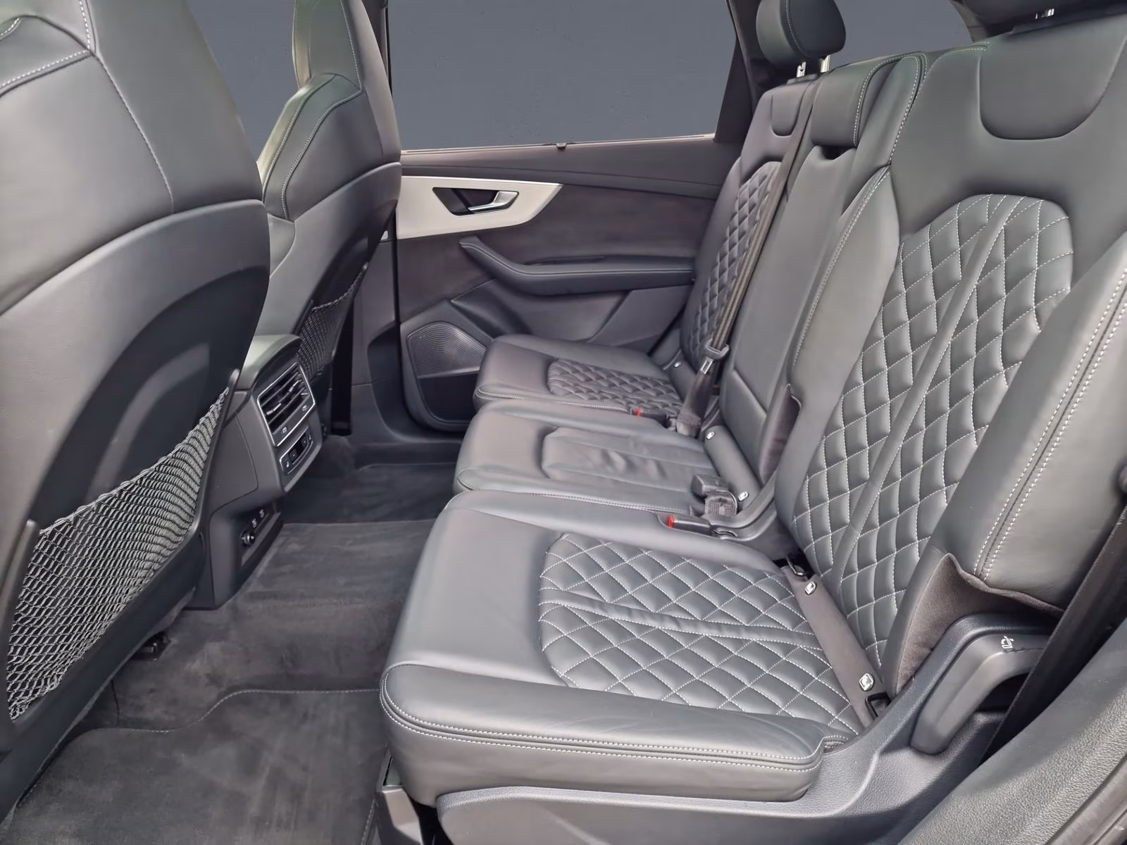 60 TFSI e S line 22" LASER AHK PANO S-Sitze B