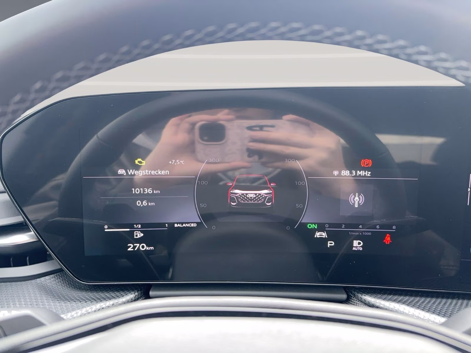 TFSI Tech AHK ACC S-Sitze PDC Kamera LED+ 19"