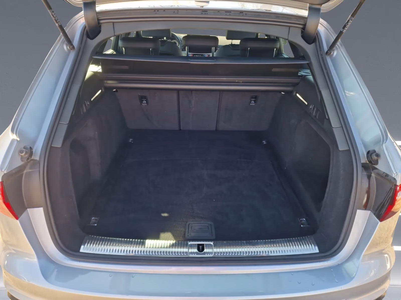 Avant 40 TDI qu KAM. ACC MEMORY NAVI Advanced