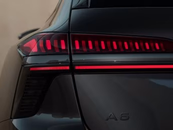 Avant TFSI qu S line Tech+ MATRIX AHK ACC B&amp;O