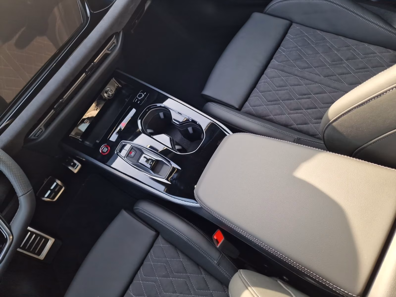 Audi A5 Avant e-hybrid qu edition one Tech pro MATRIX