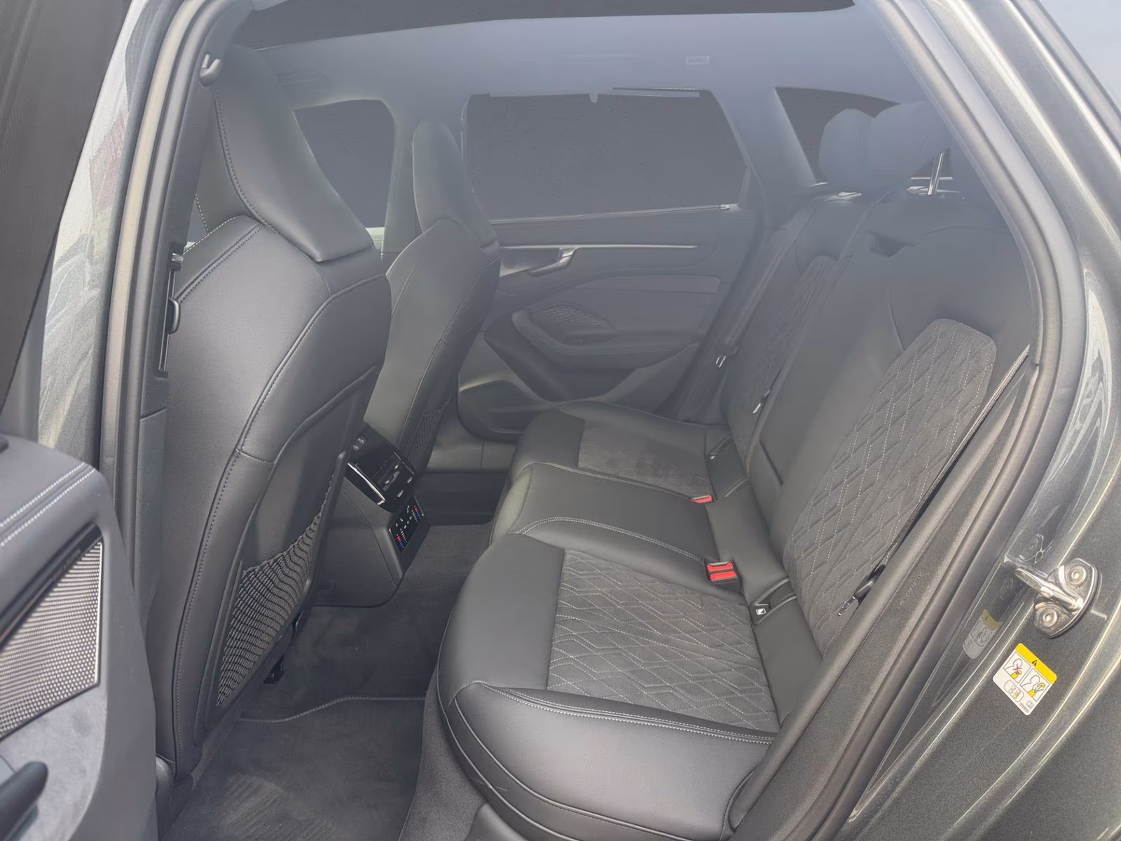 Avant TDI qu edition one PANO AHK STHZG 21"
