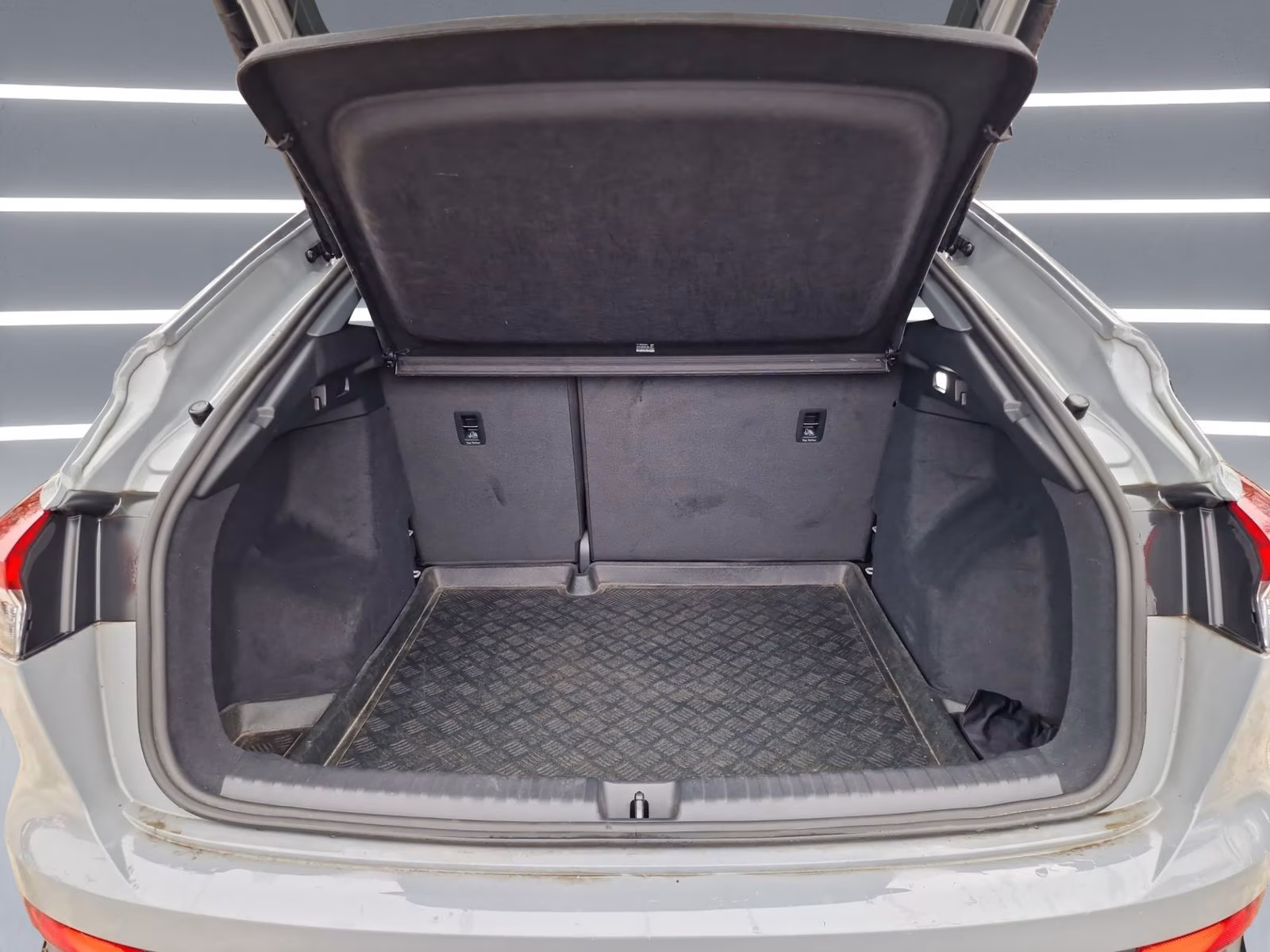 Q4 Sportback e-tron 35 S line NAVI PDC STHZG 20"