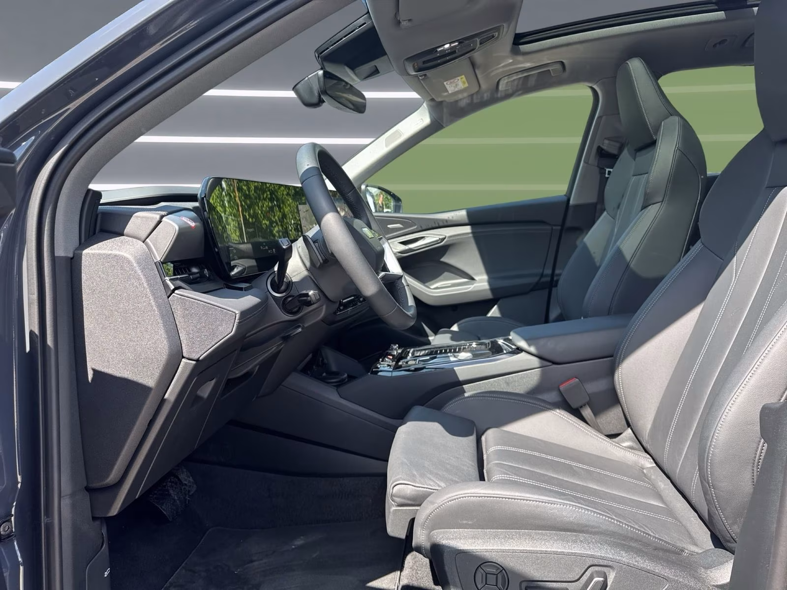 SUV qu Tech+ AHK PANO MATRIX B&amp;O HuD