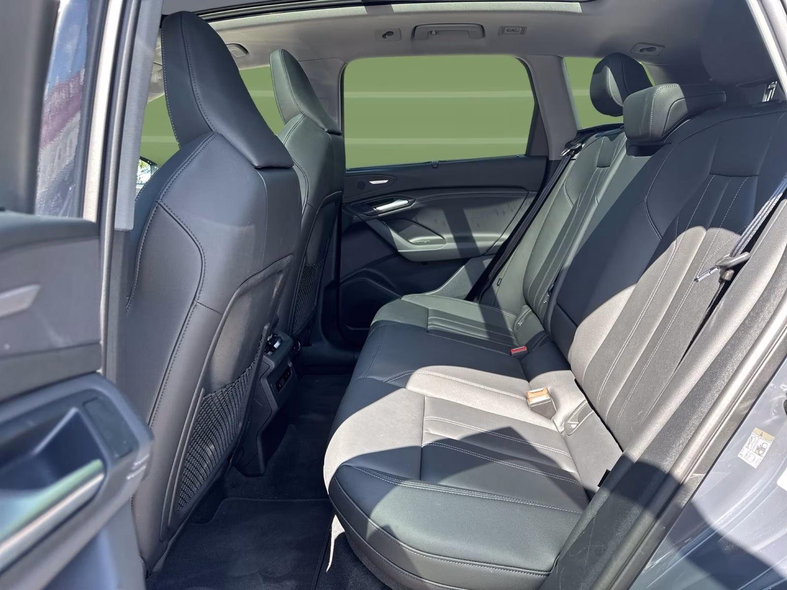 SUV qu Tech+ AHK PANO MATRIX B&amp;O HuD